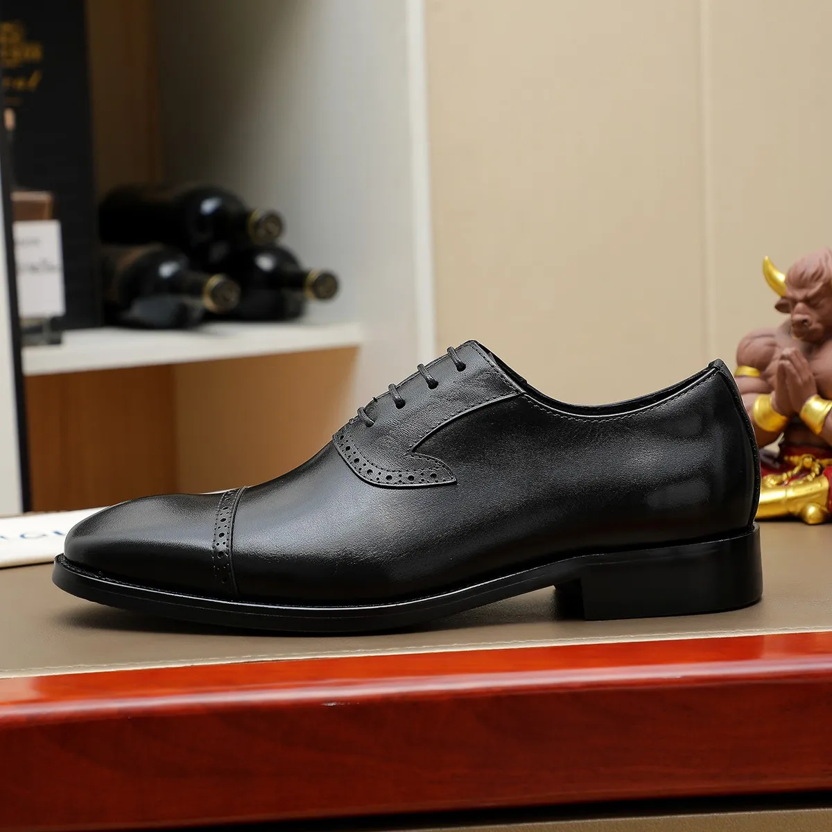 Men's shoes 💰600 💰 Louis Vuitton LV ® Autumn and Winter 🆕 models 🔛Full shoe counter First layer cowhide, 🐂Leather lined casual shoes for men, super soft outsole, a must-have for driving. Counter synchronization Original first layer cowhide Completely 1:1 mold customization 🌹Top version, color optional! Number: 38-45 (37.46. Customized)